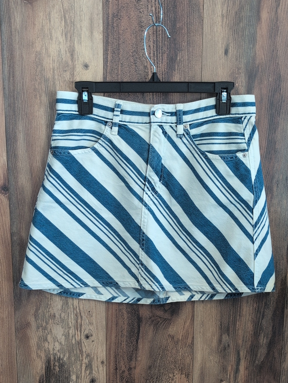 Universal Thread Blue and White Striped Denim Jean Skirt 6 837A